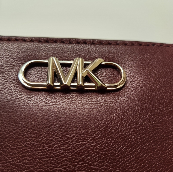 Michael Michael Kors Parker Key Card Holder - Merlot - Picture 2 of 5